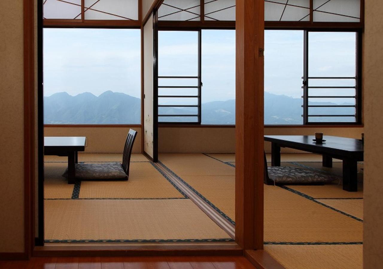 Отель Ikaho Syusuien Shibukawa Экстерьер фото